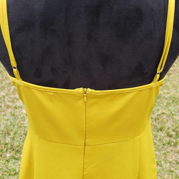 Bombshell Dress - Picture 5 of 8